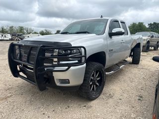 2011 Chevrolet Silverado 1500 LT - Exterior Front Left Corner Image